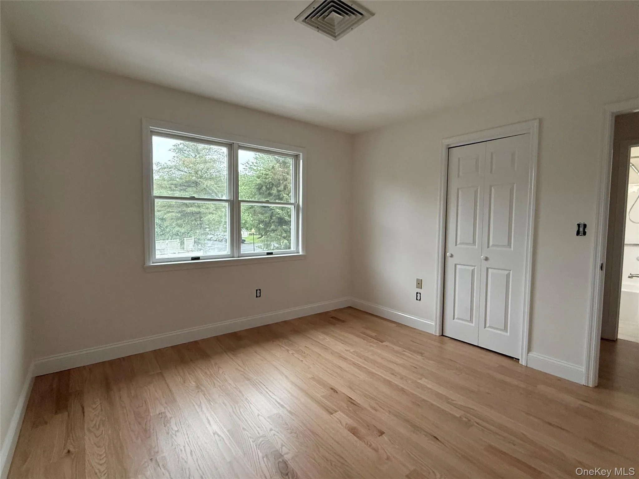 The second bedroom conveniently located with direct access to the bathroom The second bedroom conveniently located with direct access to the bathroom