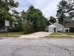 44 Commander Avenue, Hempstead, NY, 2 Bedrooms Bedrooms, 5 Rooms Rooms,1 BathroomBathrooms,Residential,For Rent,Commander,0,1022802 44 Commander Avenue, Hempstead, NY, 2 Bedrooms Bedrooms, 5 Rooms Rooms,1 BathroomBathrooms,Residential,For Rent,Commander,0,1022802