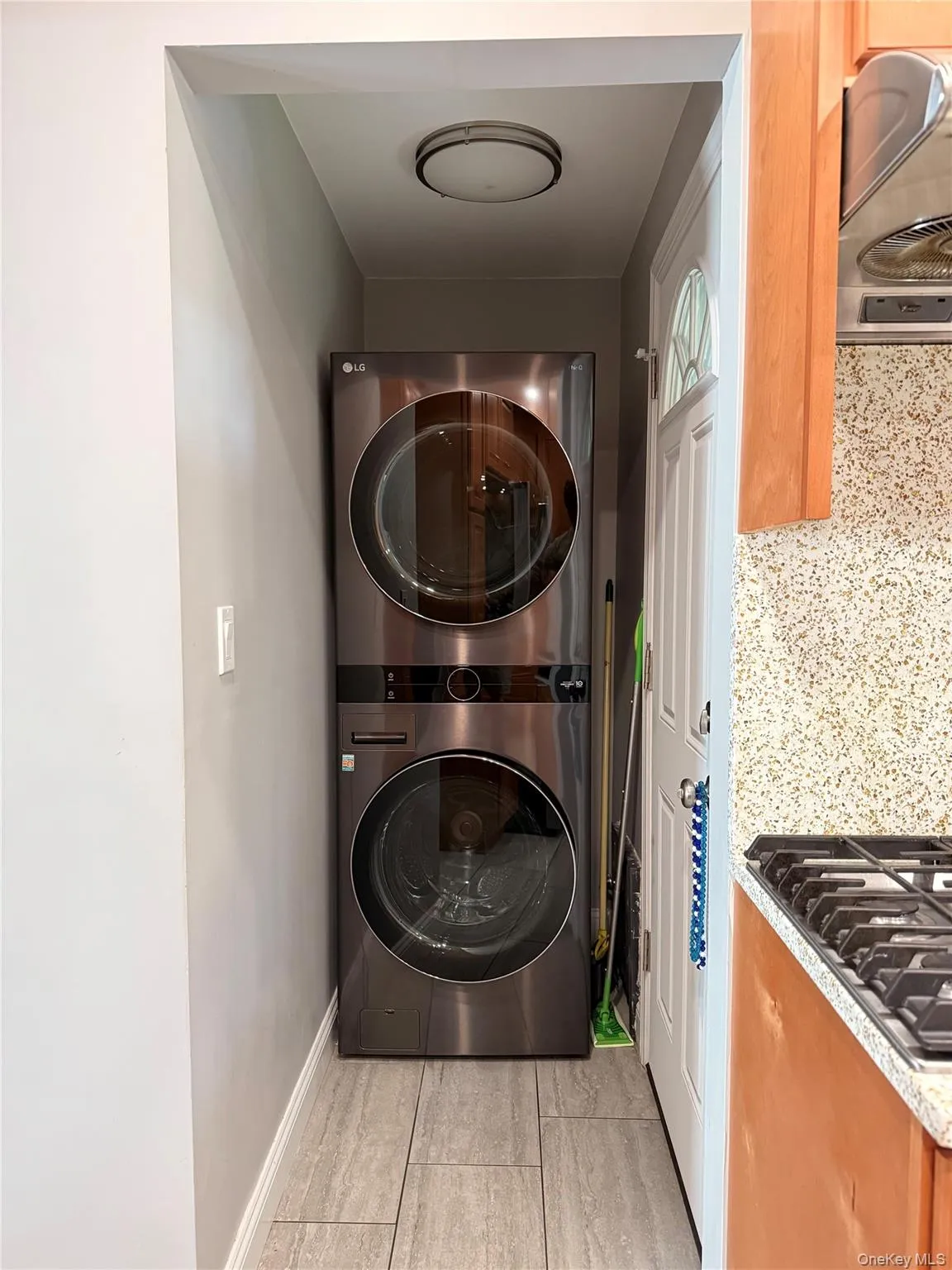 4112 Glenwood Street, New York, NY, 3 Bedrooms Bedrooms, 8 Rooms Rooms,2 BathroomsBathrooms,Residential,For Rent,Glenwood,0,1022809 4112 Glenwood Street, New York, NY, 3 Bedrooms Bedrooms, 8 Rooms Rooms,2 BathroomsBathrooms,Residential,For Rent,Glenwood,0,1022809