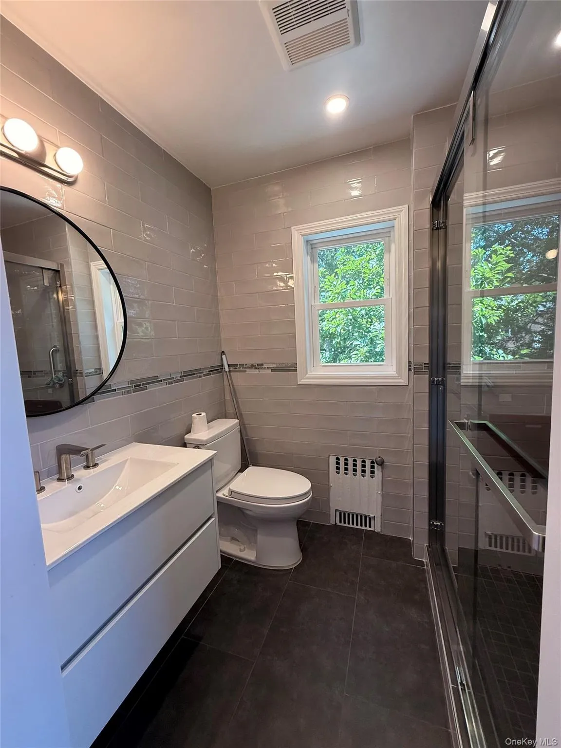 4112 Glenwood Street, New York, NY, 3 Bedrooms Bedrooms, 8 Rooms Rooms,2 BathroomsBathrooms,Residential,For Rent,Glenwood,0,1022809 4112 Glenwood Street, New York, NY, 3 Bedrooms Bedrooms, 8 Rooms Rooms,2 BathroomsBathrooms,Residential,For Rent,Glenwood,0,1022809