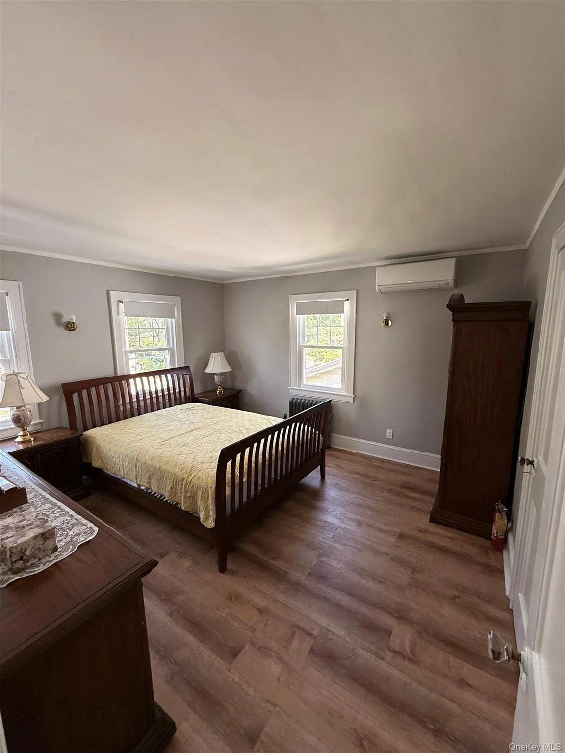4112 Glenwood Street, New York, NY, 3 Bedrooms Bedrooms, 8 Rooms Rooms,2 BathroomsBathrooms,Residential,For Rent,Glenwood,0,1022809 4112 Glenwood Street, New York, NY, 3 Bedrooms Bedrooms, 8 Rooms Rooms,2 BathroomsBathrooms,Residential,For Rent,Glenwood,0,1022809