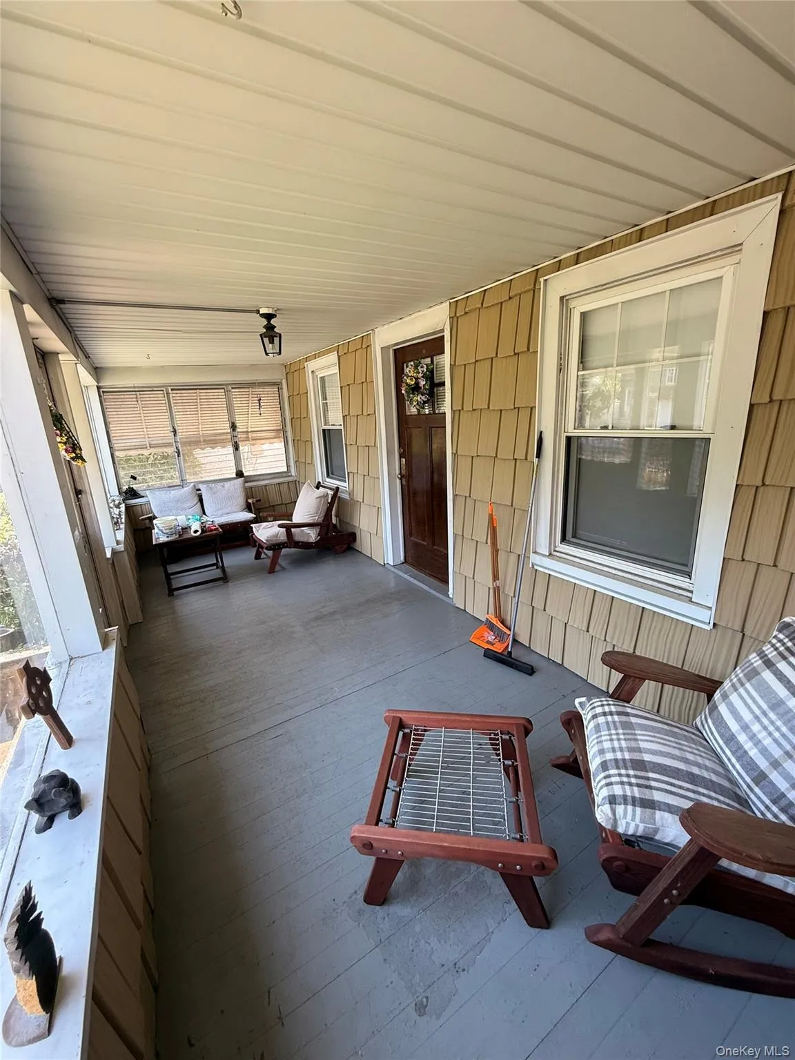 4112 Glenwood Street, New York, NY, 3 Bedrooms Bedrooms, 8 Rooms Rooms,2 BathroomsBathrooms,Residential,For Rent,Glenwood,0,1022809 4112 Glenwood Street, New York, NY, 3 Bedrooms Bedrooms, 8 Rooms Rooms,2 BathroomsBathrooms,Residential,For Rent,Glenwood,0,1022809
