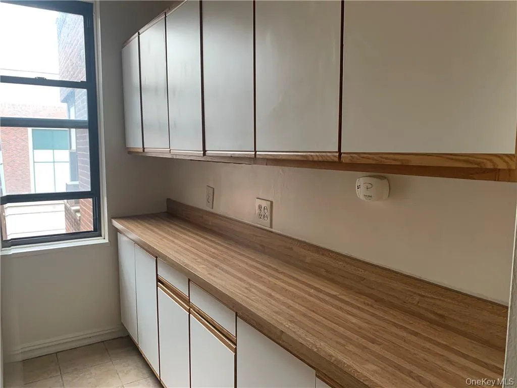 210 Martine Avenue, White Plains, NY, 2 Rooms Rooms,1 BathroomBathrooms,Residential Lease,For Rent,Martine,0,1022810 210 Martine Avenue, White Plains, NY, 2 Rooms Rooms,1 BathroomBathrooms,Residential Lease,For Rent,Martine,0,1022810