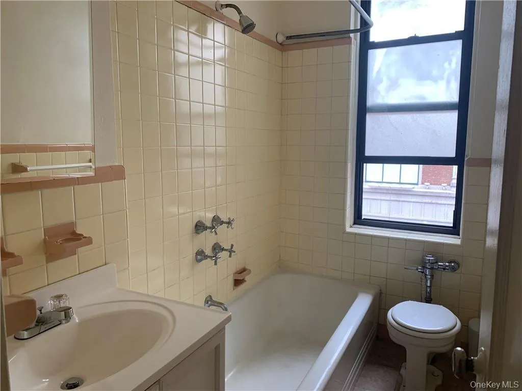 210 Martine Avenue, White Plains, NY, 2 Rooms Rooms,1 BathroomBathrooms,Residential Lease,For Rent,Martine,0,1022810 210 Martine Avenue, White Plains, NY, 2 Rooms Rooms,1 BathroomBathrooms,Residential Lease,For Rent,Martine,0,1022810