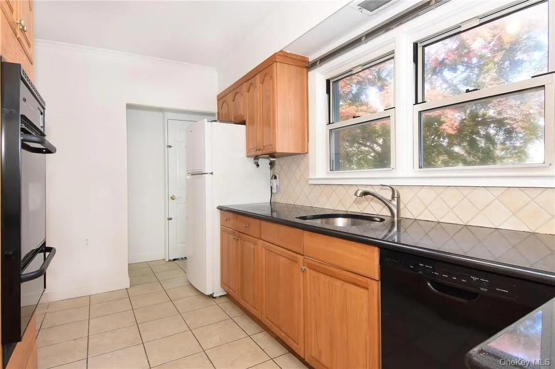 216 Third Avenue, Pelham, NY, 4 Bedrooms Bedrooms, 12 Rooms Rooms,1 BathroomBathrooms,Residential Lease,For Rent,Third,0,1022824 216 Third Avenue, Pelham, NY, 4 Bedrooms Bedrooms, 12 Rooms Rooms,1 BathroomBathrooms,Residential Lease,For Rent,Third,0,1022824