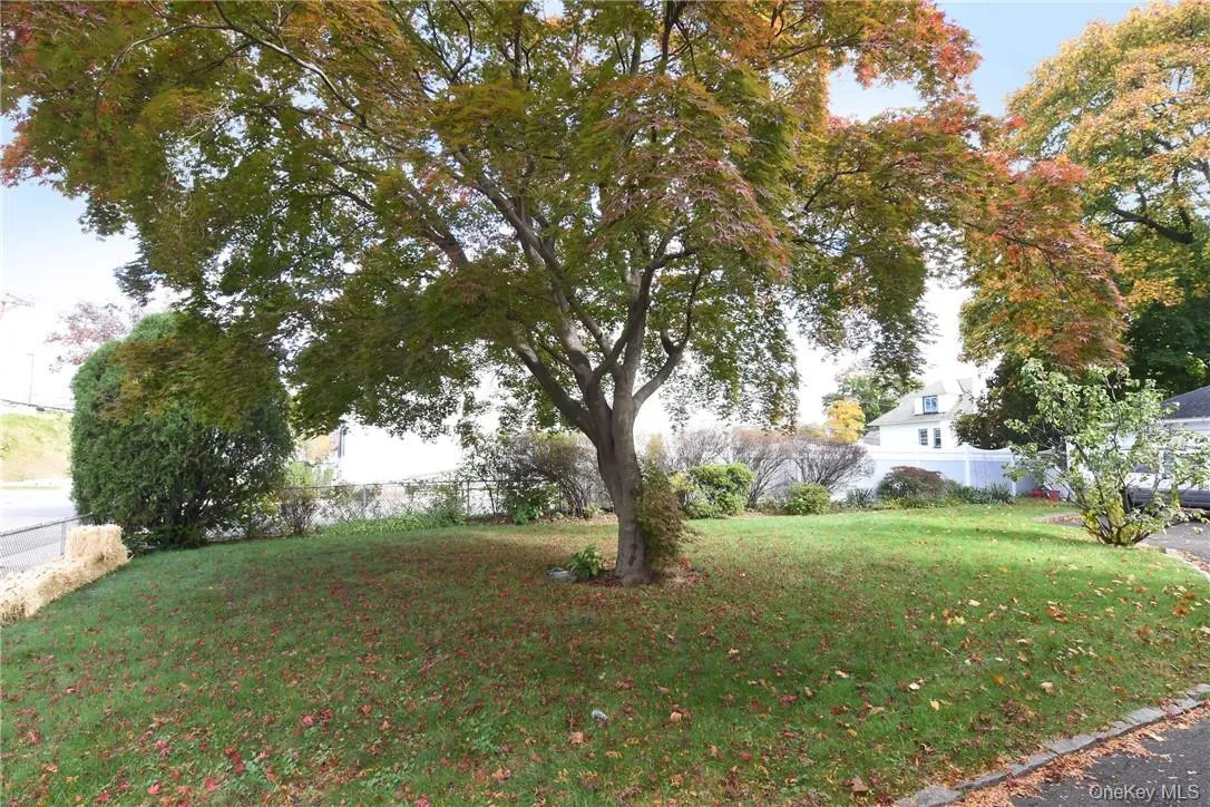 216 Third Avenue, Pelham, NY, 4 Bedrooms Bedrooms, 12 Rooms Rooms,1 BathroomBathrooms,Residential Lease,For Rent,Third,0,1022824 216 Third Avenue, Pelham, NY, 4 Bedrooms Bedrooms, 12 Rooms Rooms,1 BathroomBathrooms,Residential Lease,For Rent,Third,0,1022824