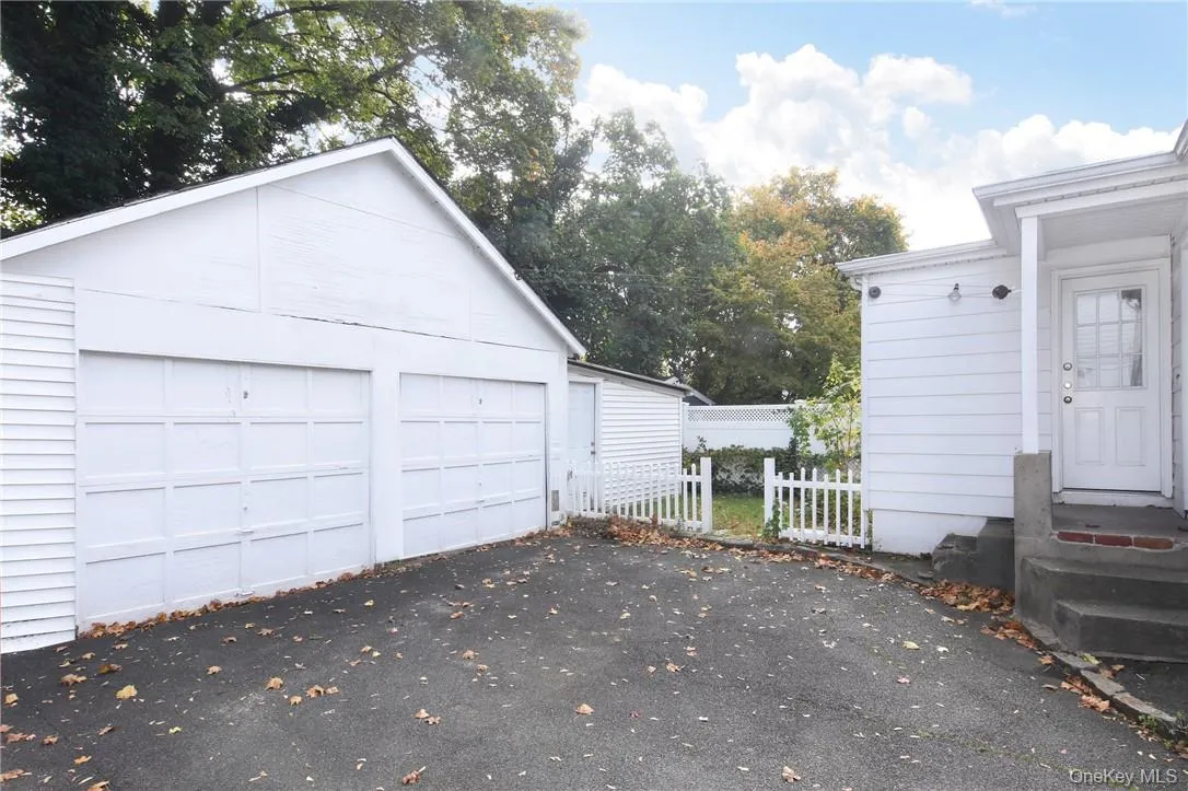 216 Third Avenue, Pelham, NY, 4 Bedrooms Bedrooms, 12 Rooms Rooms,1 BathroomBathrooms,Residential Lease,For Rent,Third,0,1022824 216 Third Avenue, Pelham, NY, 4 Bedrooms Bedrooms, 12 Rooms Rooms,1 BathroomBathrooms,Residential Lease,For Rent,Third,0,1022824