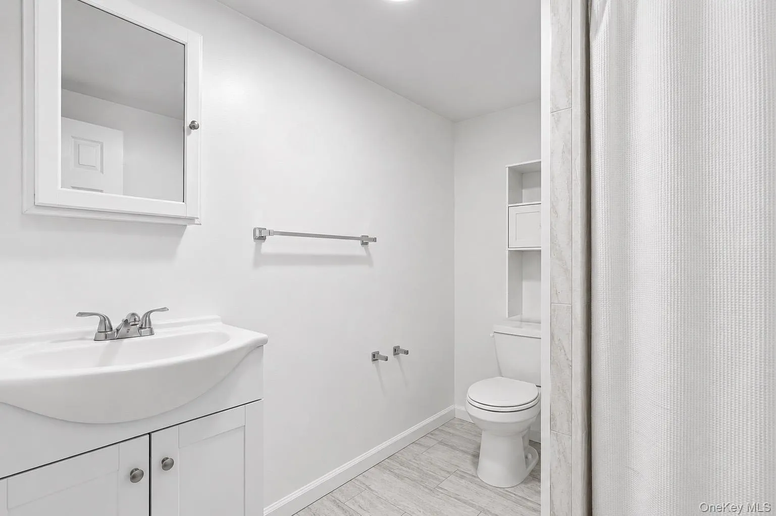 9 Starr Street, Brookhaven, NY, 3 Bedrooms Bedrooms, 6 Rooms Rooms,2 BathroomsBathrooms,Residential,For Rent,Starr,0,1022825 9 Starr Street, Brookhaven, NY, 3 Bedrooms Bedrooms, 6 Rooms Rooms,2 BathroomsBathrooms,Residential,For Rent,Starr,0,1022825