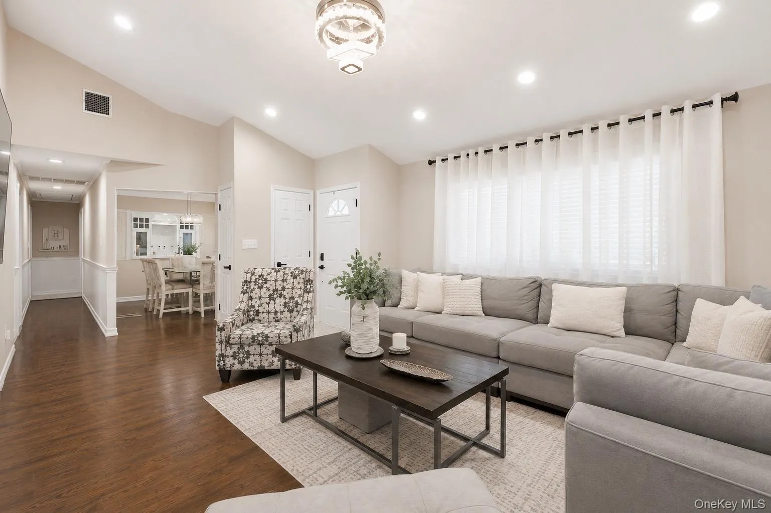 9 Starr Street, Brookhaven, NY, 3 Bedrooms Bedrooms, 6 Rooms Rooms,2 BathroomsBathrooms,Residential,For Rent,Starr,0,1022825 9 Starr Street, Brookhaven, NY, 3 Bedrooms Bedrooms, 6 Rooms Rooms,2 BathroomsBathrooms,Residential,For Rent,Starr,0,1022825