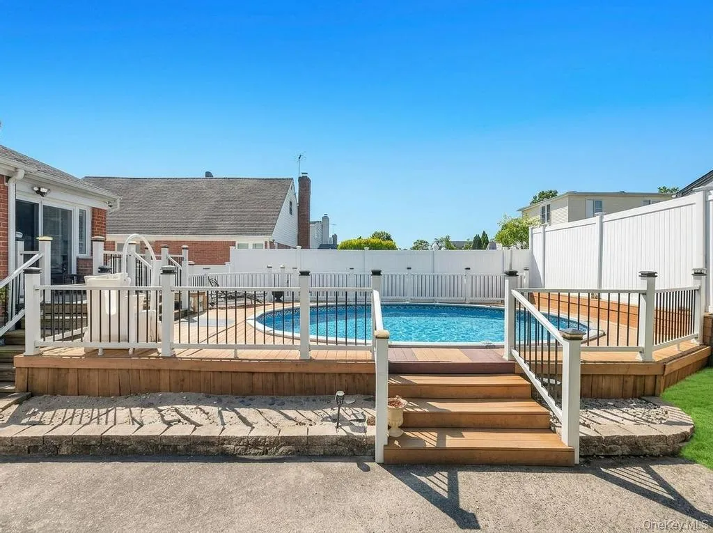 2182 Baylis Avenue, Hempstead, NY, 3 Bedrooms Bedrooms, 10 Rooms Rooms,3 BathroomsBathrooms,Residential,For Rent,Baylis,0,1022826 2182 Baylis Avenue, Hempstead, NY, 3 Bedrooms Bedrooms, 10 Rooms Rooms,3 BathroomsBathrooms,Residential,For Rent,Baylis,0,1022826