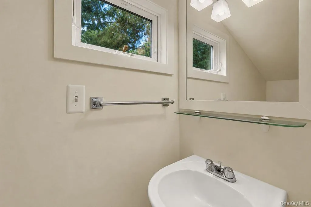 Loft half bath Loft half bath