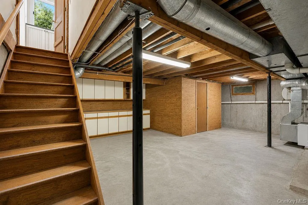 Partial basement(virtually enhanced) Partial basement(virtually enhanced)
