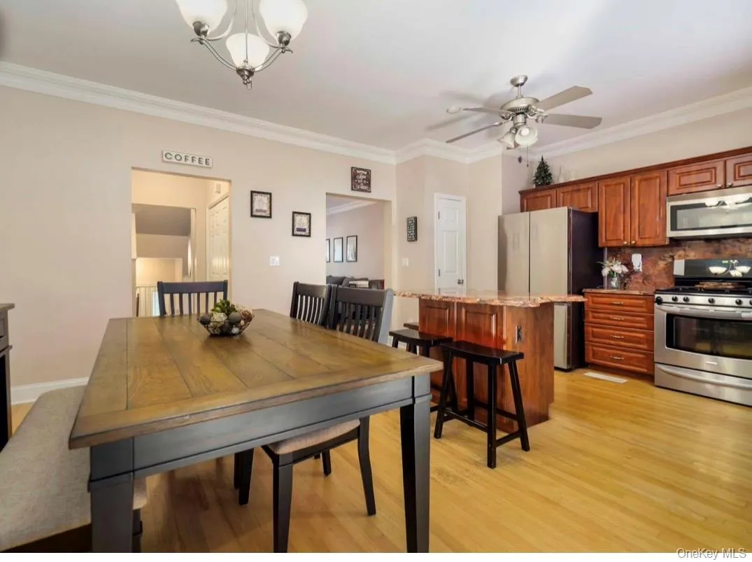 146 Foltim Way, Clarkstown, NY, 3 Bedrooms Bedrooms, 6 Rooms Rooms,2 BathroomsBathrooms,Residential,For Rent,Foltim,0,1022831 146 Foltim Way, Clarkstown, NY, 3 Bedrooms Bedrooms, 6 Rooms Rooms,2 BathroomsBathrooms,Residential,For Rent,Foltim,0,1022831