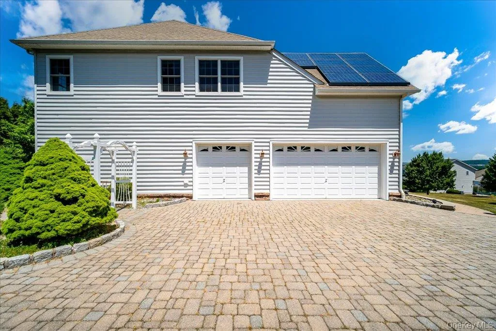 3 Car Garage with pavers 3 Car Garage with pavers