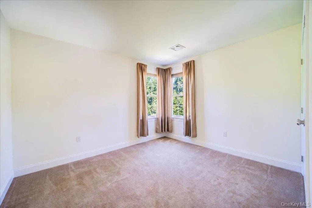 AI shows bedroom with out exercise items; AI shows bedroom with out exercise items;