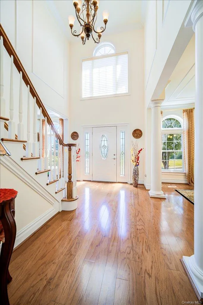 With original Hardwood floors With original Hardwood floors