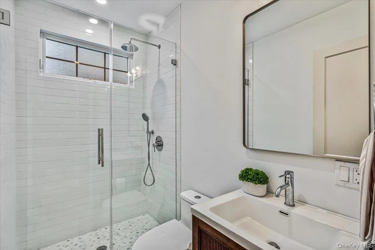 10 Hazel Place, Hempstead, NY, 4 Bedrooms Bedrooms, 7 Rooms Rooms,4 BathroomsBathrooms,Residential,For Rent,Hazel,0,1022839 10 Hazel Place, Hempstead, NY, 4 Bedrooms Bedrooms, 7 Rooms Rooms,4 BathroomsBathrooms,Residential,For Rent,Hazel,0,1022839
