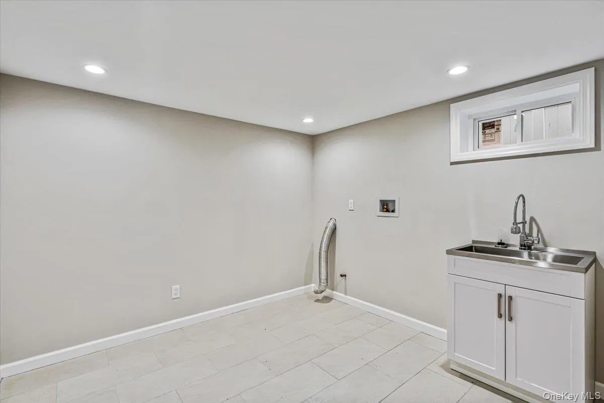 10 Hazel Place, Hempstead, NY, 4 Bedrooms Bedrooms, 7 Rooms Rooms,4 BathroomsBathrooms,Residential,For Rent,Hazel,0,1022839 10 Hazel Place, Hempstead, NY, 4 Bedrooms Bedrooms, 7 Rooms Rooms,4 BathroomsBathrooms,Residential,For Rent,Hazel,0,1022839