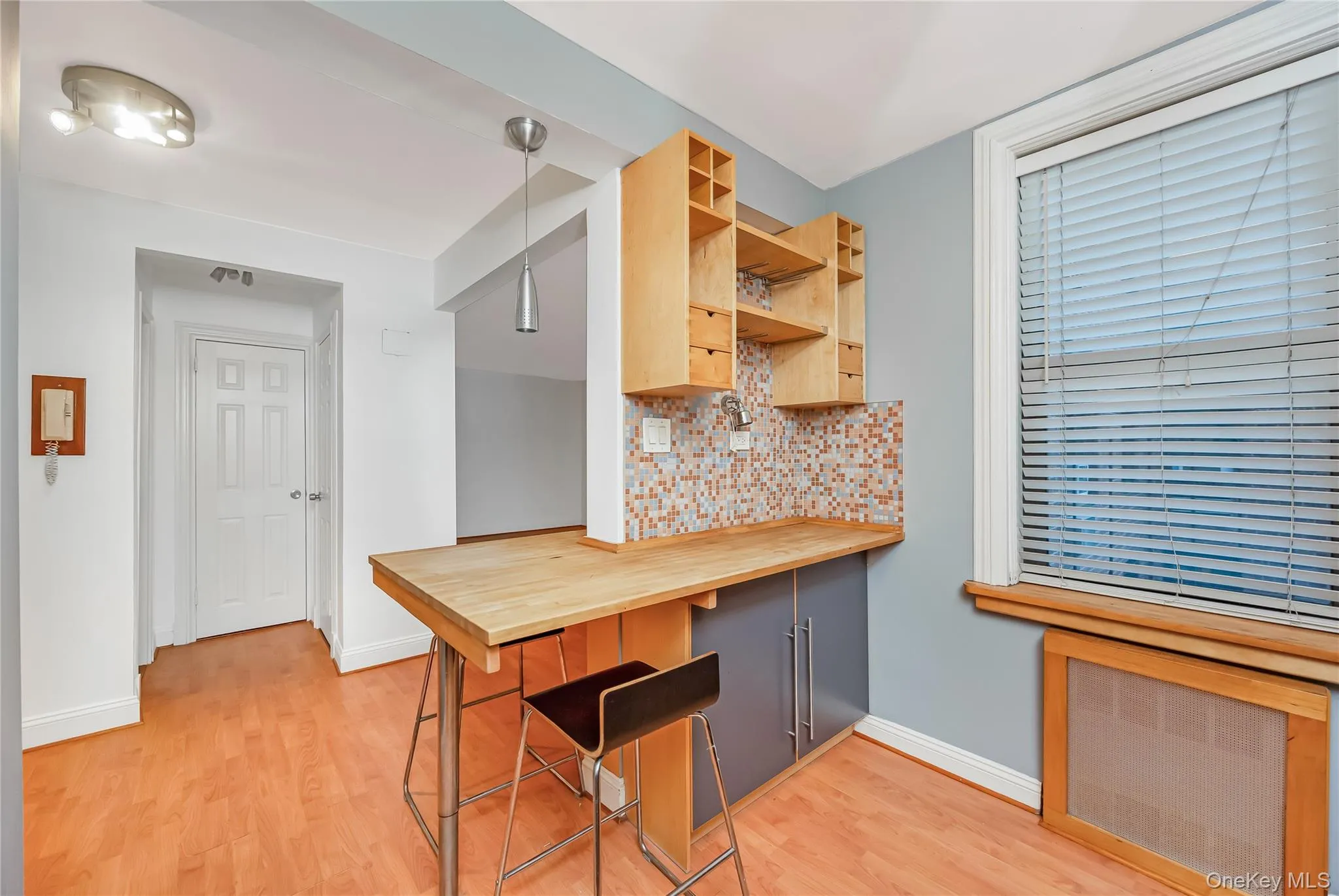 14050 Burden Crescent, New York, NY, 3 Rooms Rooms,1 BathroomBathrooms,Residential,For Rent,Burden Crescent,0,1022855 14050 Burden Crescent, New York, NY, 3 Rooms Rooms,1 BathroomBathrooms,Residential,For Rent,Burden Crescent,0,1022855