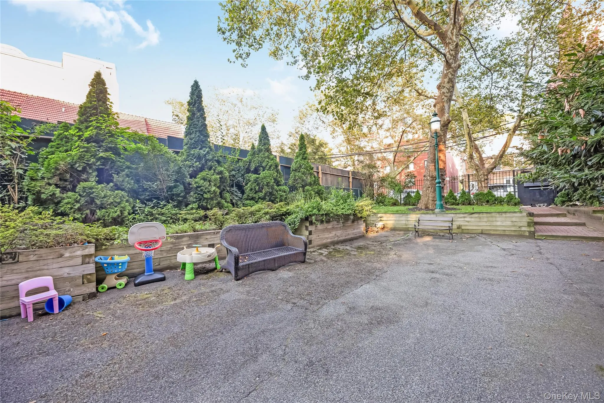 14050 Burden Crescent, New York, NY, 3 Rooms Rooms,1 BathroomBathrooms,Residential,For Rent,Burden Crescent,0,1022855 14050 Burden Crescent, New York, NY, 3 Rooms Rooms,1 BathroomBathrooms,Residential,For Rent,Burden Crescent,0,1022855