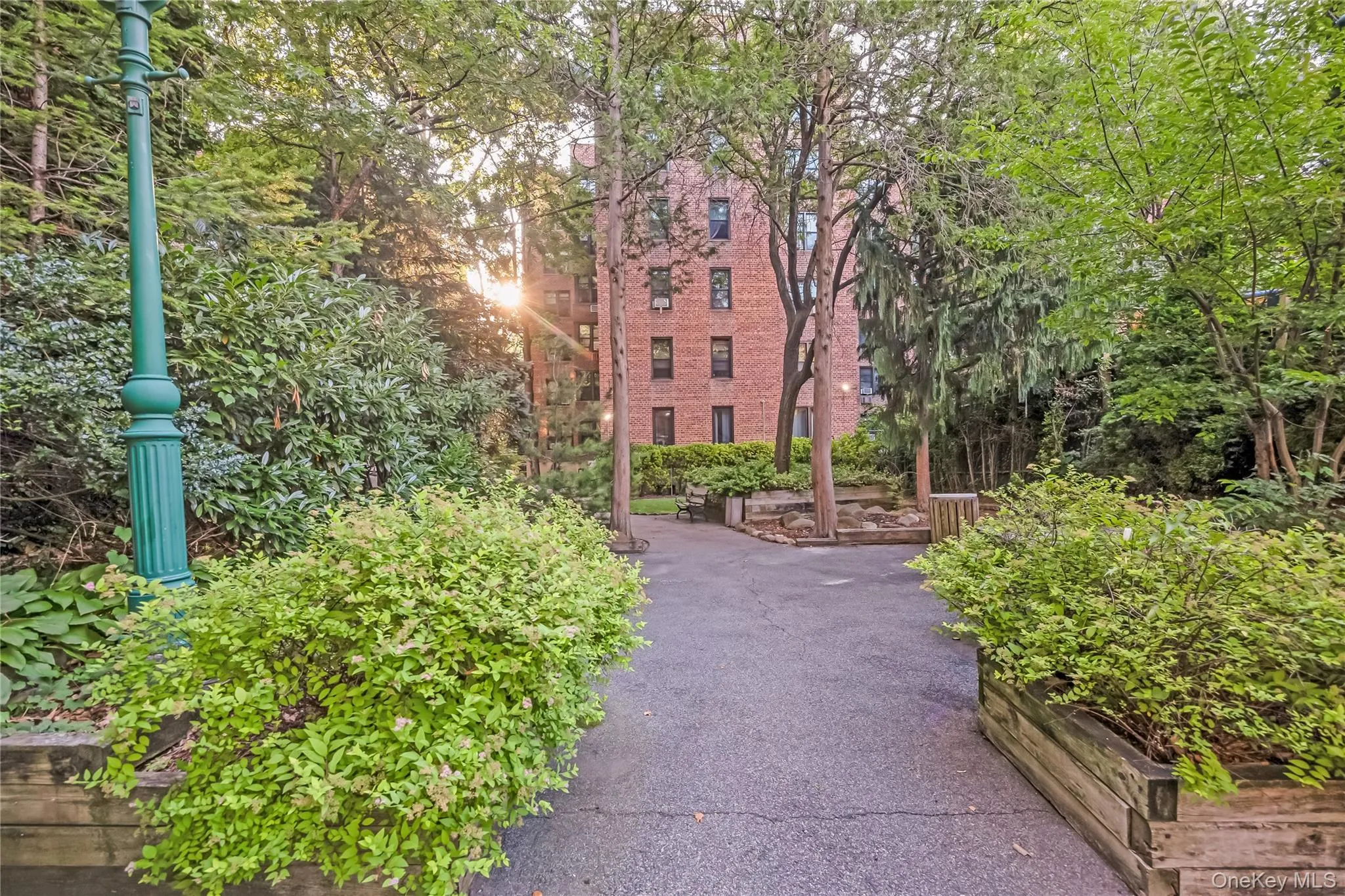 14050 Burden Crescent, New York, NY, 3 Rooms Rooms,1 BathroomBathrooms,Residential,For Rent,Burden Crescent,0,1022855 14050 Burden Crescent, New York, NY, 3 Rooms Rooms,1 BathroomBathrooms,Residential,For Rent,Burden Crescent,0,1022855