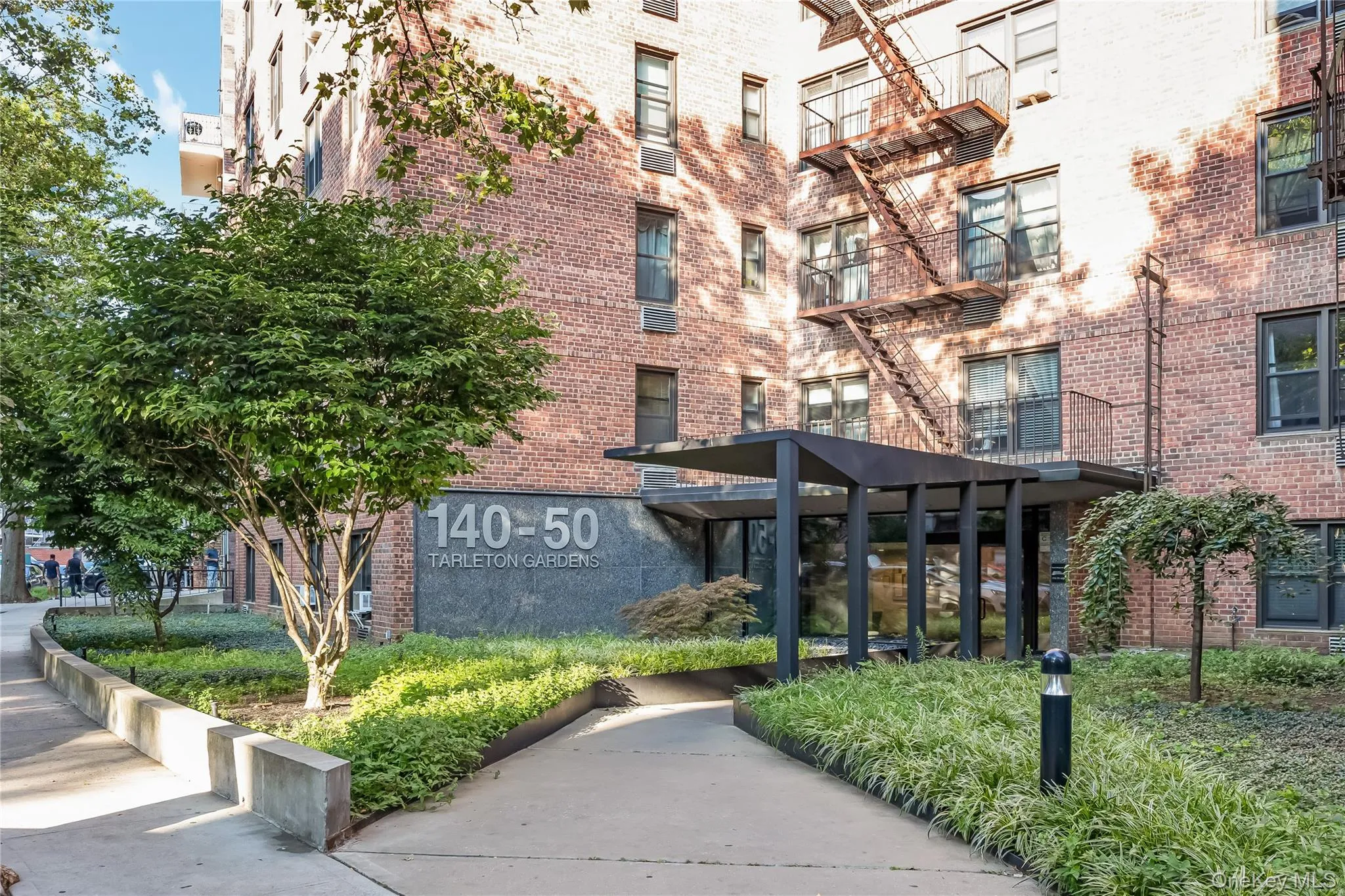 14050 Burden Crescent, New York, NY, 3 Rooms Rooms,1 BathroomBathrooms,Residential,For Rent,Burden Crescent,0,1022855 14050 Burden Crescent, New York, NY, 3 Rooms Rooms,1 BathroomBathrooms,Residential,For Rent,Burden Crescent,0,1022855