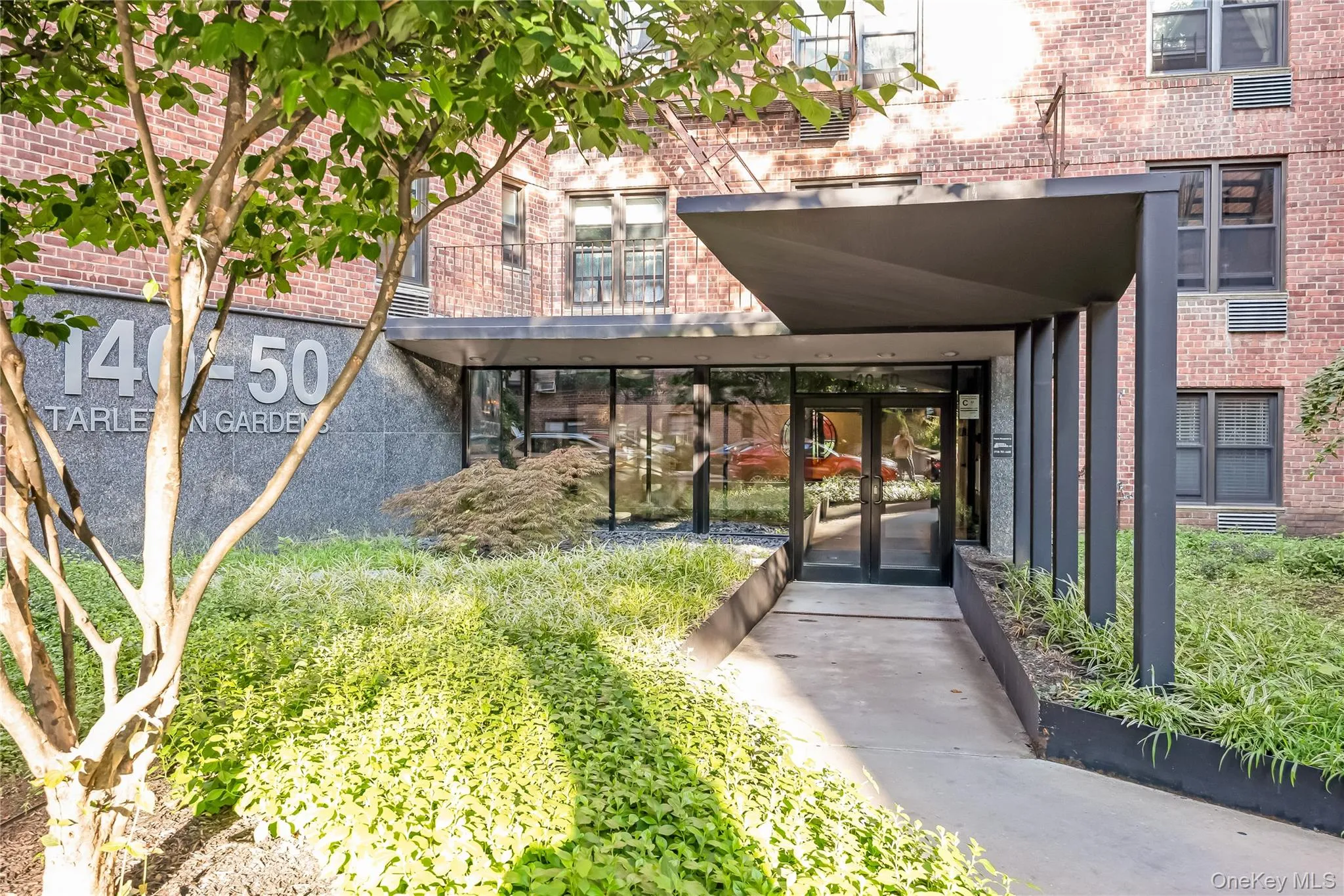 14050 Burden Crescent, New York, NY, 3 Rooms Rooms,1 BathroomBathrooms,Residential,For Rent,Burden Crescent,0,1022855 14050 Burden Crescent, New York, NY, 3 Rooms Rooms,1 BathroomBathrooms,Residential,For Rent,Burden Crescent,0,1022855