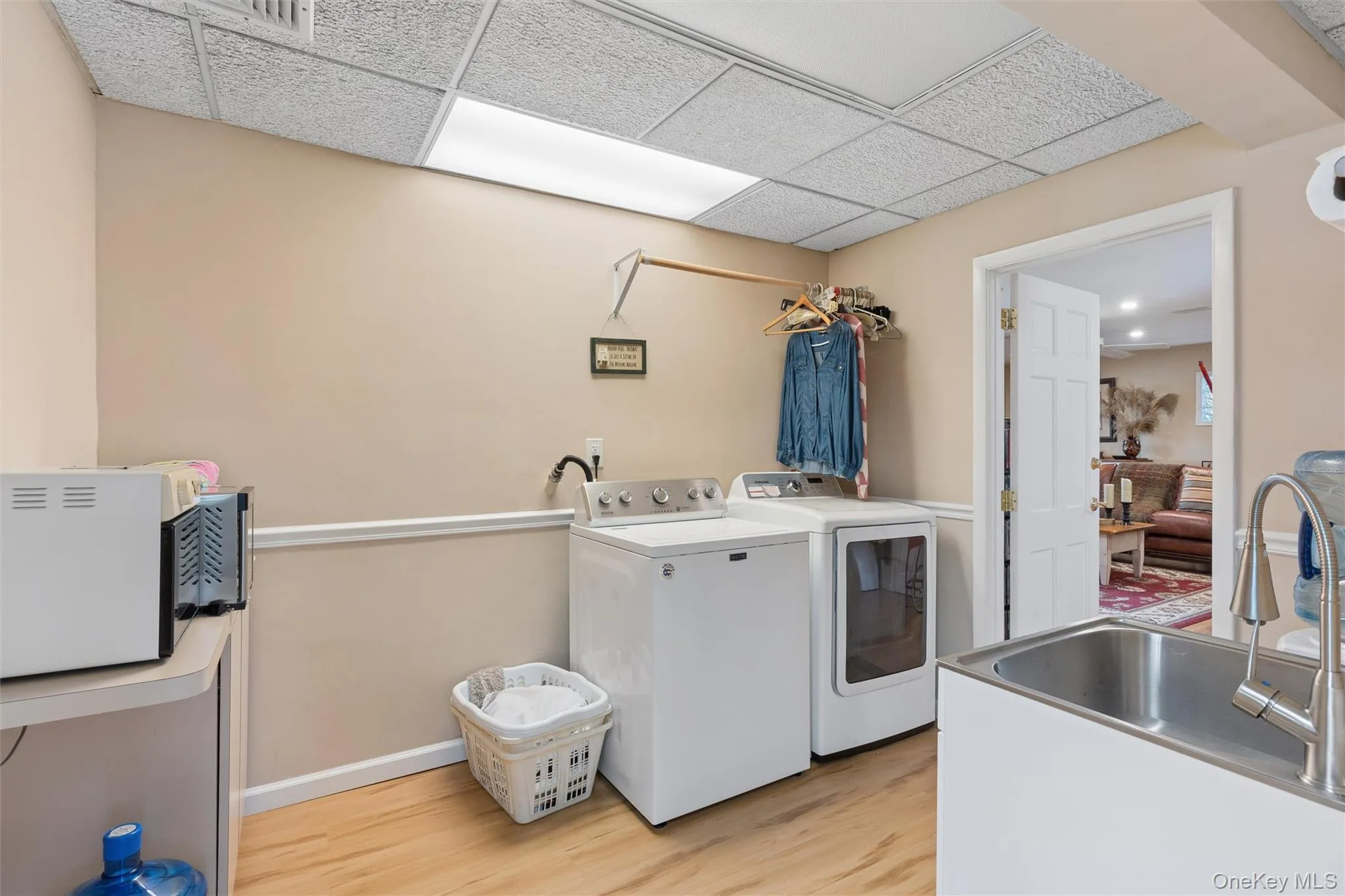 2883 Judith Drive, Hempstead, NY, 5 Bedrooms Bedrooms, 11 Rooms Rooms,3 BathroomsBathrooms,Residential,For Rent,Judith,0,1022858 2883 Judith Drive, Hempstead, NY, 5 Bedrooms Bedrooms, 11 Rooms Rooms,3 BathroomsBathrooms,Residential,For Rent,Judith,0,1022858