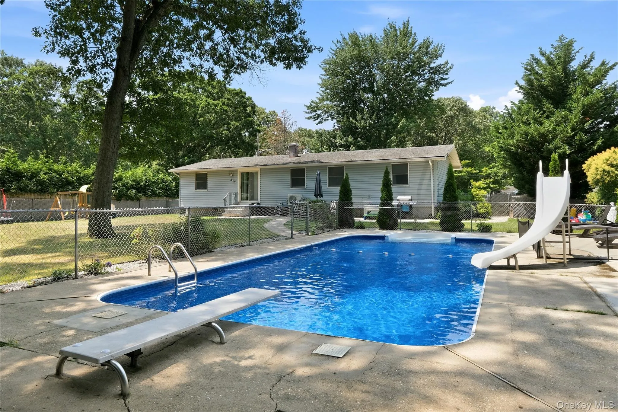 3 Herd Lane, Brookhaven, NY, 4 Bedrooms Bedrooms, 8 Rooms Rooms,2 BathroomsBathrooms,Residential,For Rent,Herd,0,1022868 3 Herd Lane, Brookhaven, NY, 4 Bedrooms Bedrooms, 8 Rooms Rooms,2 BathroomsBathrooms,Residential,For Rent,Herd,0,1022868
