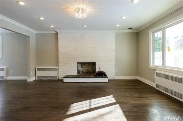 Living Room/Fireplace Living Room/Fireplace