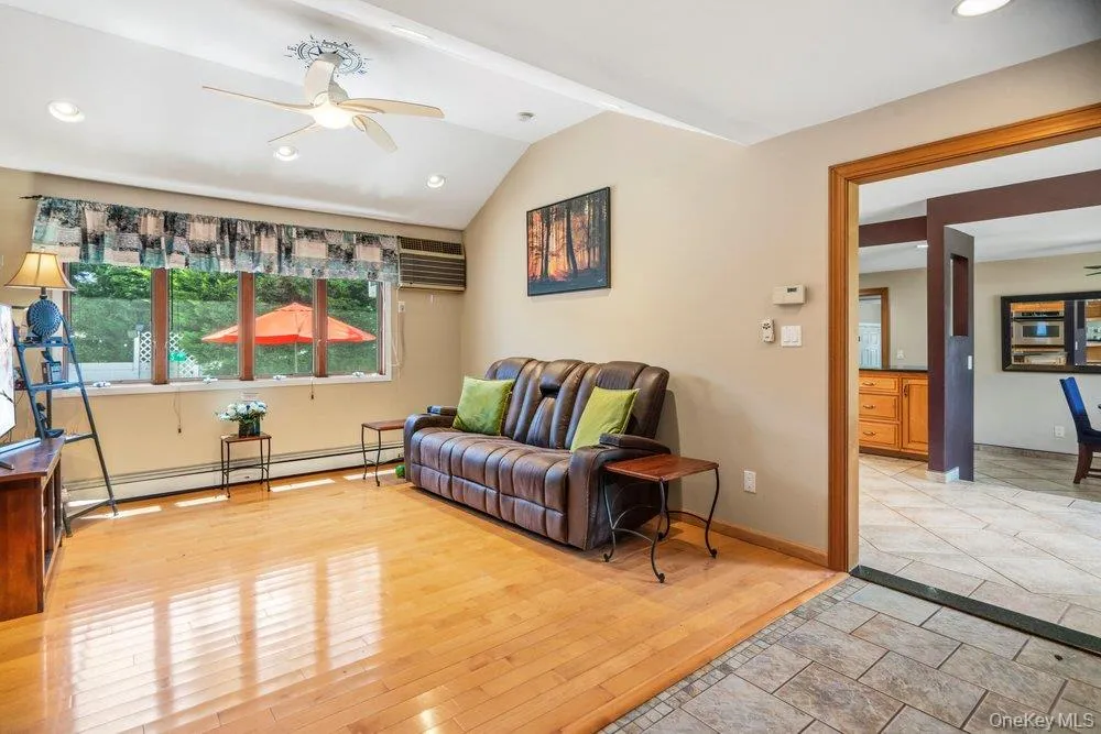 76 Alton Road, Babylon, NY, 3 Bedrooms Bedrooms, 6 Rooms Rooms,1 BathroomBathrooms,Residential,For Rent,Alton,0,1022875 76 Alton Road, Babylon, NY, 3 Bedrooms Bedrooms, 6 Rooms Rooms,1 BathroomBathrooms,Residential,For Rent,Alton,0,1022875