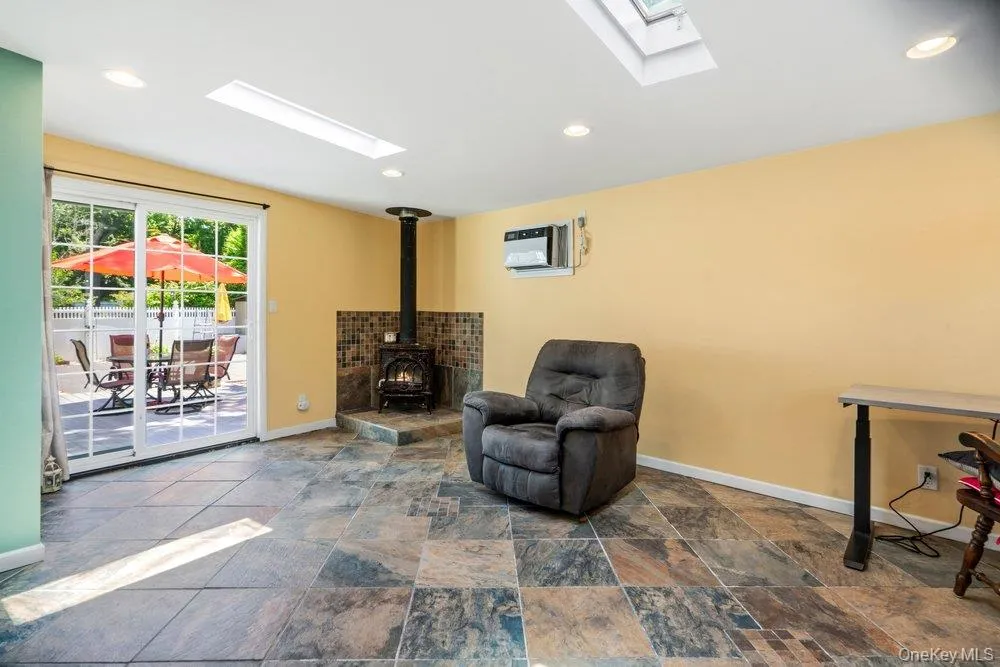 76 Alton Road, Babylon, NY, 3 Bedrooms Bedrooms, 6 Rooms Rooms,1 BathroomBathrooms,Residential,For Rent,Alton,0,1022875 76 Alton Road, Babylon, NY, 3 Bedrooms Bedrooms, 6 Rooms Rooms,1 BathroomBathrooms,Residential,For Rent,Alton,0,1022875