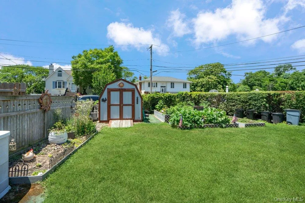 76 Alton Road, Babylon, NY, 3 Bedrooms Bedrooms, 6 Rooms Rooms,1 BathroomBathrooms,Residential,For Rent,Alton,0,1022875 76 Alton Road, Babylon, NY, 3 Bedrooms Bedrooms, 6 Rooms Rooms,1 BathroomBathrooms,Residential,For Rent,Alton,0,1022875