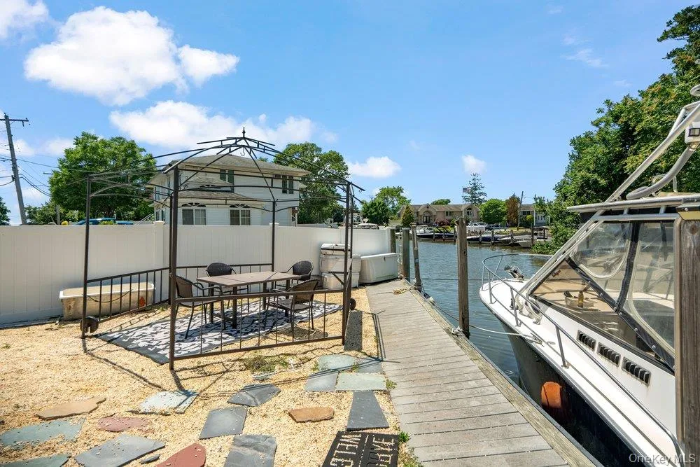 76 Alton Road, Babylon, NY, 3 Bedrooms Bedrooms, 6 Rooms Rooms,1 BathroomBathrooms,Residential,For Rent,Alton,0,1022875 76 Alton Road, Babylon, NY, 3 Bedrooms Bedrooms, 6 Rooms Rooms,1 BathroomBathrooms,Residential,For Rent,Alton,0,1022875