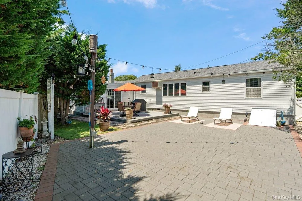 76 Alton Road, Babylon, NY, 3 Bedrooms Bedrooms, 6 Rooms Rooms,1 BathroomBathrooms,Residential,For Rent,Alton,0,1022875 76 Alton Road, Babylon, NY, 3 Bedrooms Bedrooms, 6 Rooms Rooms,1 BathroomBathrooms,Residential,For Rent,Alton,0,1022875