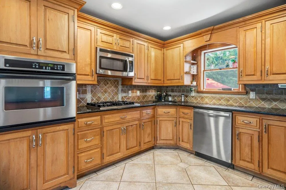 76 Alton Road, Babylon, NY, 3 Bedrooms Bedrooms, 6 Rooms Rooms,1 BathroomBathrooms,Residential,For Rent,Alton,0,1022875 76 Alton Road, Babylon, NY, 3 Bedrooms Bedrooms, 6 Rooms Rooms,1 BathroomBathrooms,Residential,For Rent,Alton,0,1022875