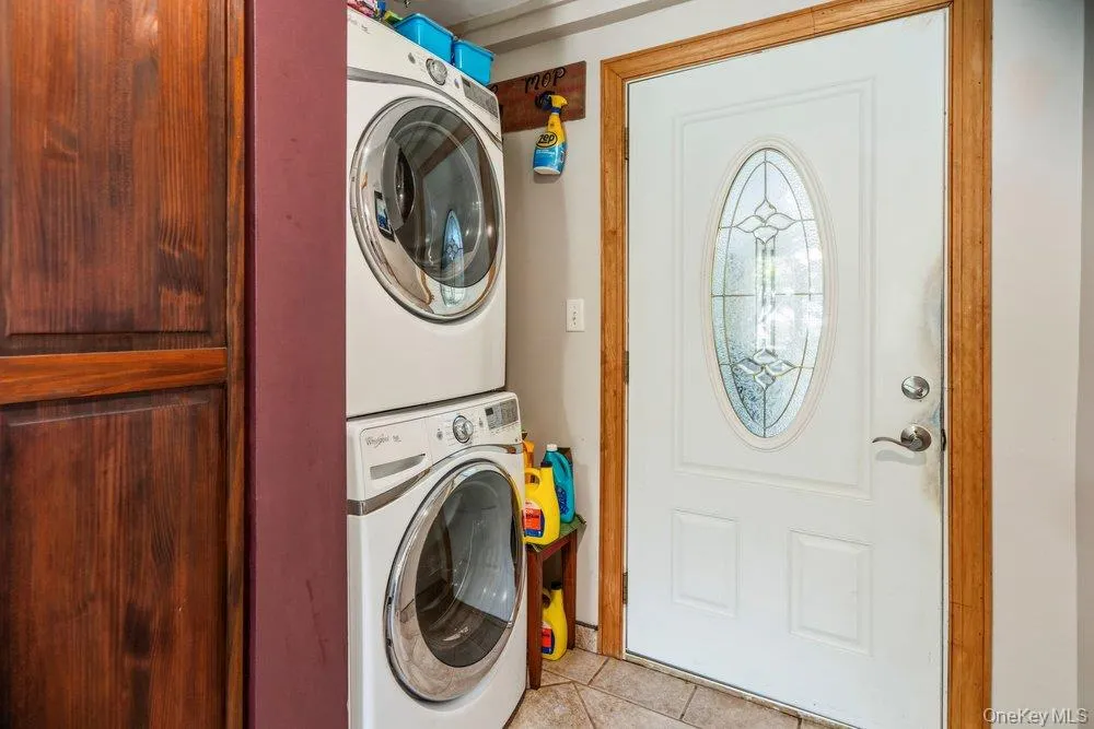 76 Alton Road, Babylon, NY, 3 Bedrooms Bedrooms, 6 Rooms Rooms,1 BathroomBathrooms,Residential,For Rent,Alton,0,1022875 76 Alton Road, Babylon, NY, 3 Bedrooms Bedrooms, 6 Rooms Rooms,1 BathroomBathrooms,Residential,For Rent,Alton,0,1022875