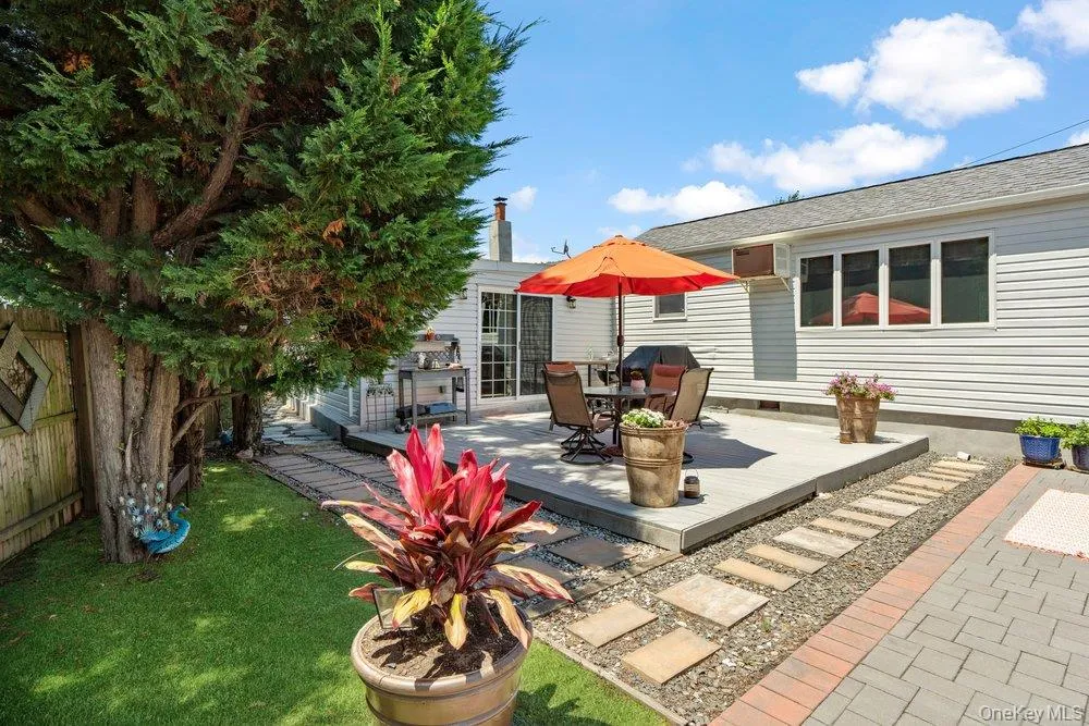 76 Alton Road, Babylon, NY, 3 Bedrooms Bedrooms, 6 Rooms Rooms,1 BathroomBathrooms,Residential,For Rent,Alton,0,1022875 76 Alton Road, Babylon, NY, 3 Bedrooms Bedrooms, 6 Rooms Rooms,1 BathroomBathrooms,Residential,For Rent,Alton,0,1022875