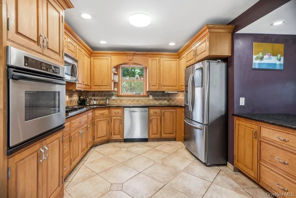 76 Alton Road, Babylon, NY, 3 Bedrooms Bedrooms, 6 Rooms Rooms,1 BathroomBathrooms,Residential,For Rent,Alton,0,1022875 76 Alton Road, Babylon, NY, 3 Bedrooms Bedrooms, 6 Rooms Rooms,1 BathroomBathrooms,Residential,For Rent,Alton,0,1022875