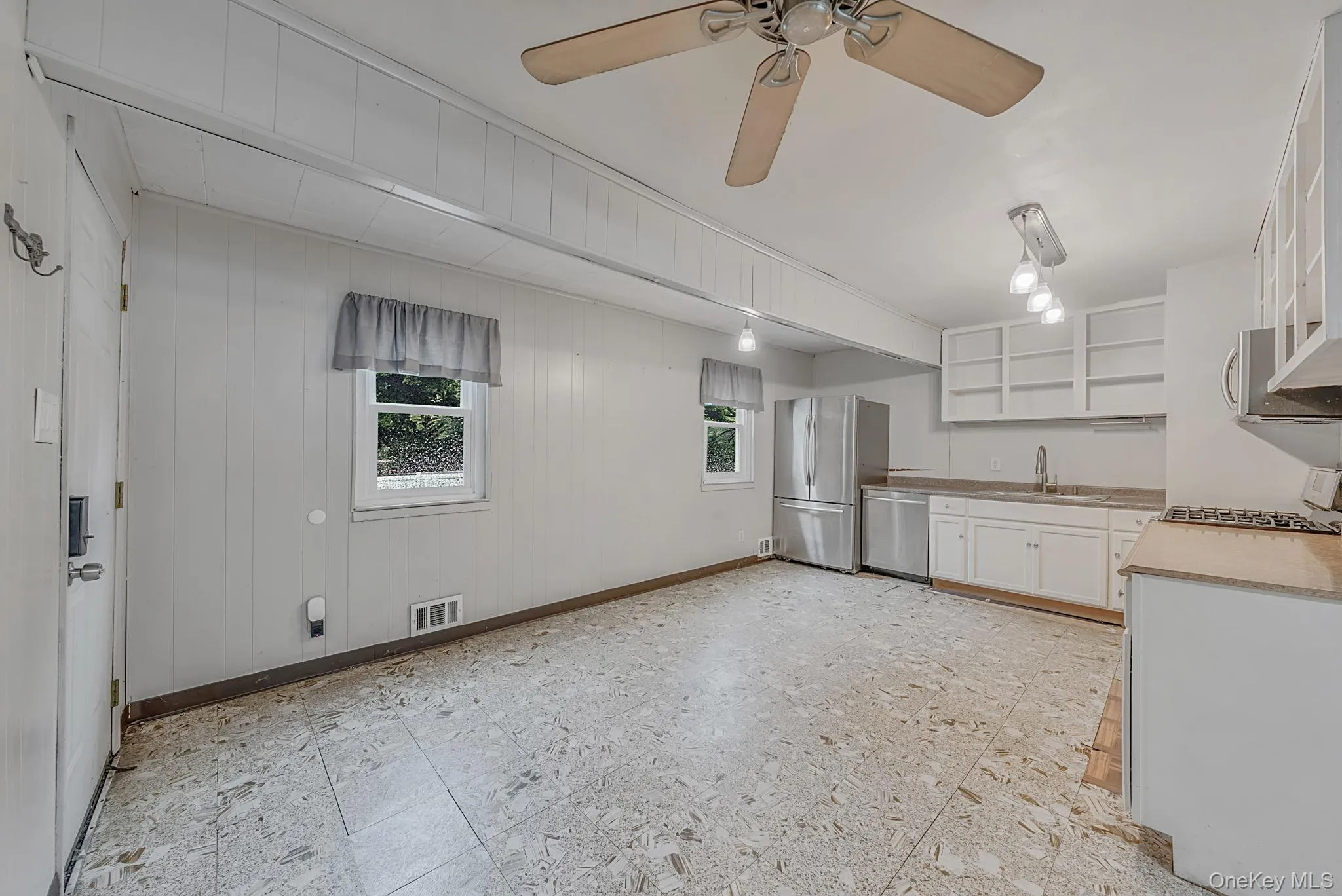 40 Oakdale Street, Islip, NY, 4 Bedrooms Bedrooms, 6 Rooms Rooms,2 BathroomsBathrooms,Residential,For Rent,Oakdale,0,1022881 40 Oakdale Street, Islip, NY, 4 Bedrooms Bedrooms, 6 Rooms Rooms,2 BathroomsBathrooms,Residential,For Rent,Oakdale,0,1022881