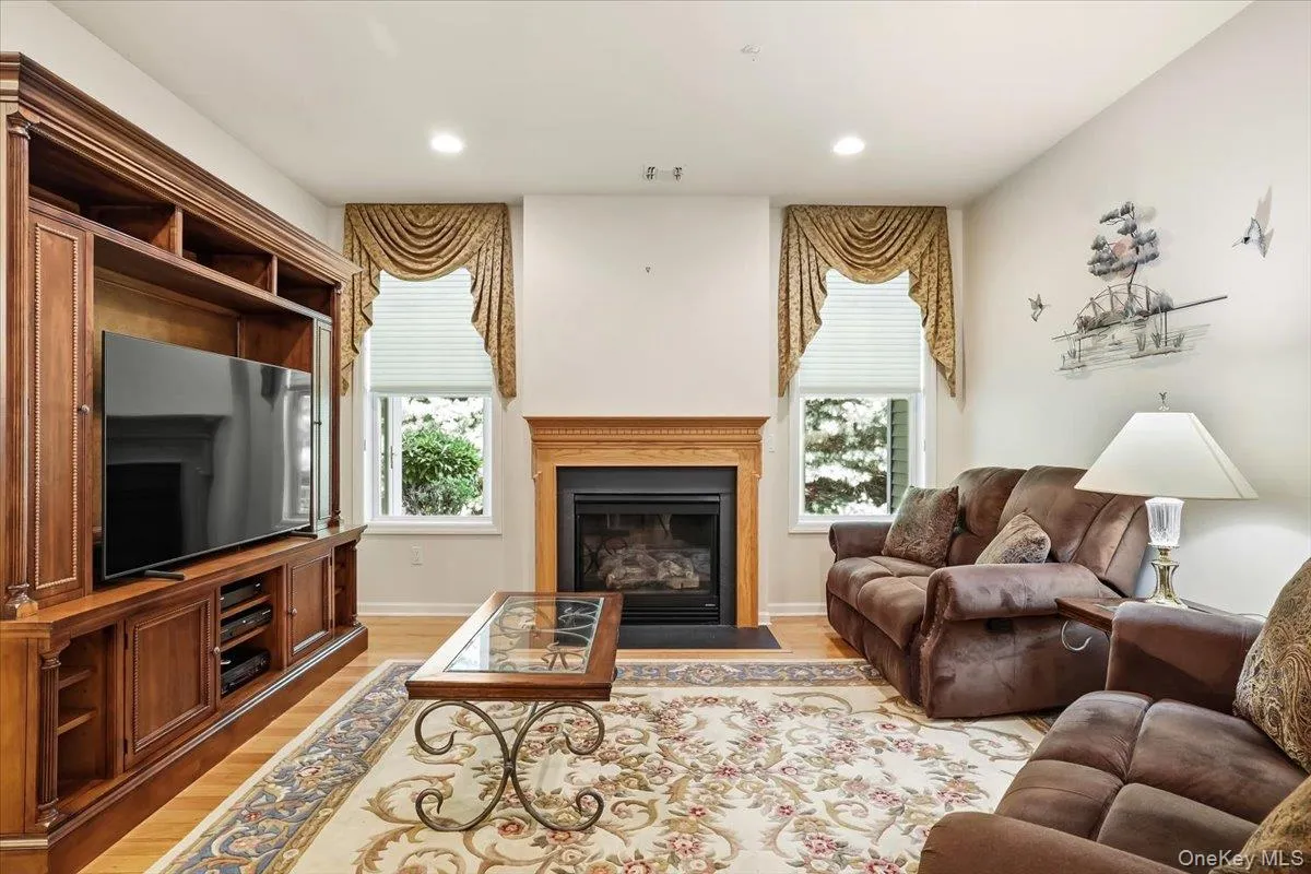 189 Symphony Drive, Brookhaven, NY, 2 Bedrooms Bedrooms, 5 Rooms Rooms,2 BathroomsBathrooms,Residential,For Rent,Symphony,0,1022885 189 Symphony Drive, Brookhaven, NY, 2 Bedrooms Bedrooms, 5 Rooms Rooms,2 BathroomsBathrooms,Residential,For Rent,Symphony,0,1022885