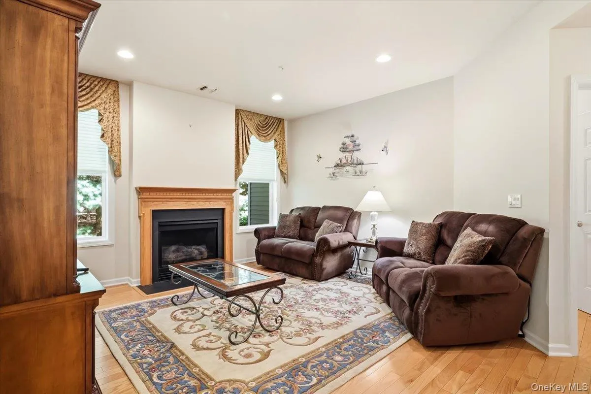 189 Symphony Drive, Brookhaven, NY, 2 Bedrooms Bedrooms, 5 Rooms Rooms,2 BathroomsBathrooms,Residential,For Rent,Symphony,0,1022885 189 Symphony Drive, Brookhaven, NY, 2 Bedrooms Bedrooms, 5 Rooms Rooms,2 BathroomsBathrooms,Residential,For Rent,Symphony,0,1022885