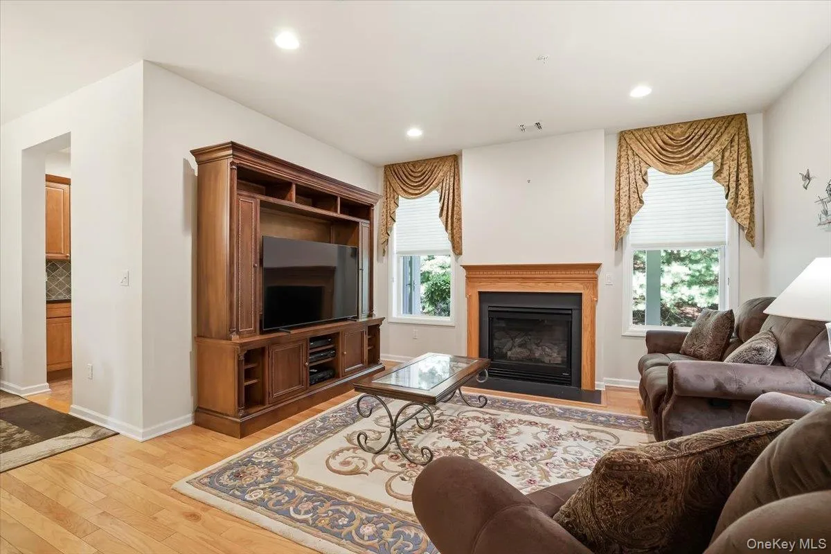 189 Symphony Drive, Brookhaven, NY, 2 Bedrooms Bedrooms, 5 Rooms Rooms,2 BathroomsBathrooms,Residential,For Rent,Symphony,0,1022885 189 Symphony Drive, Brookhaven, NY, 2 Bedrooms Bedrooms, 5 Rooms Rooms,2 BathroomsBathrooms,Residential,For Rent,Symphony,0,1022885
