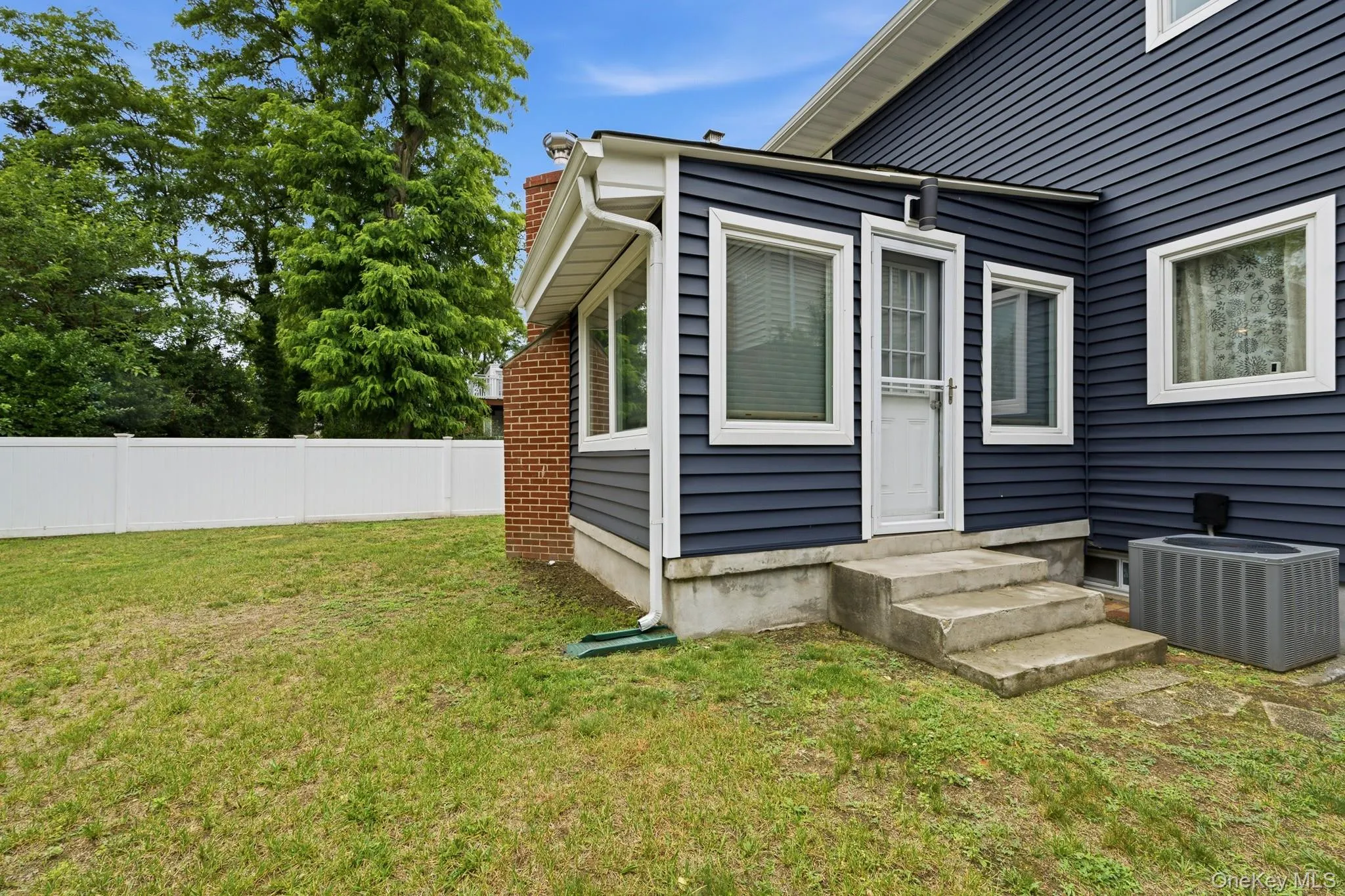4 Pequot Avenue, North Hempstead, NY, 3 Bedrooms Bedrooms, 10 Rooms Rooms,2 BathroomsBathrooms,Residential,For Rent,Pequot,0,1022886 4 Pequot Avenue, North Hempstead, NY, 3 Bedrooms Bedrooms, 10 Rooms Rooms,2 BathroomsBathrooms,Residential,For Rent,Pequot,0,1022886