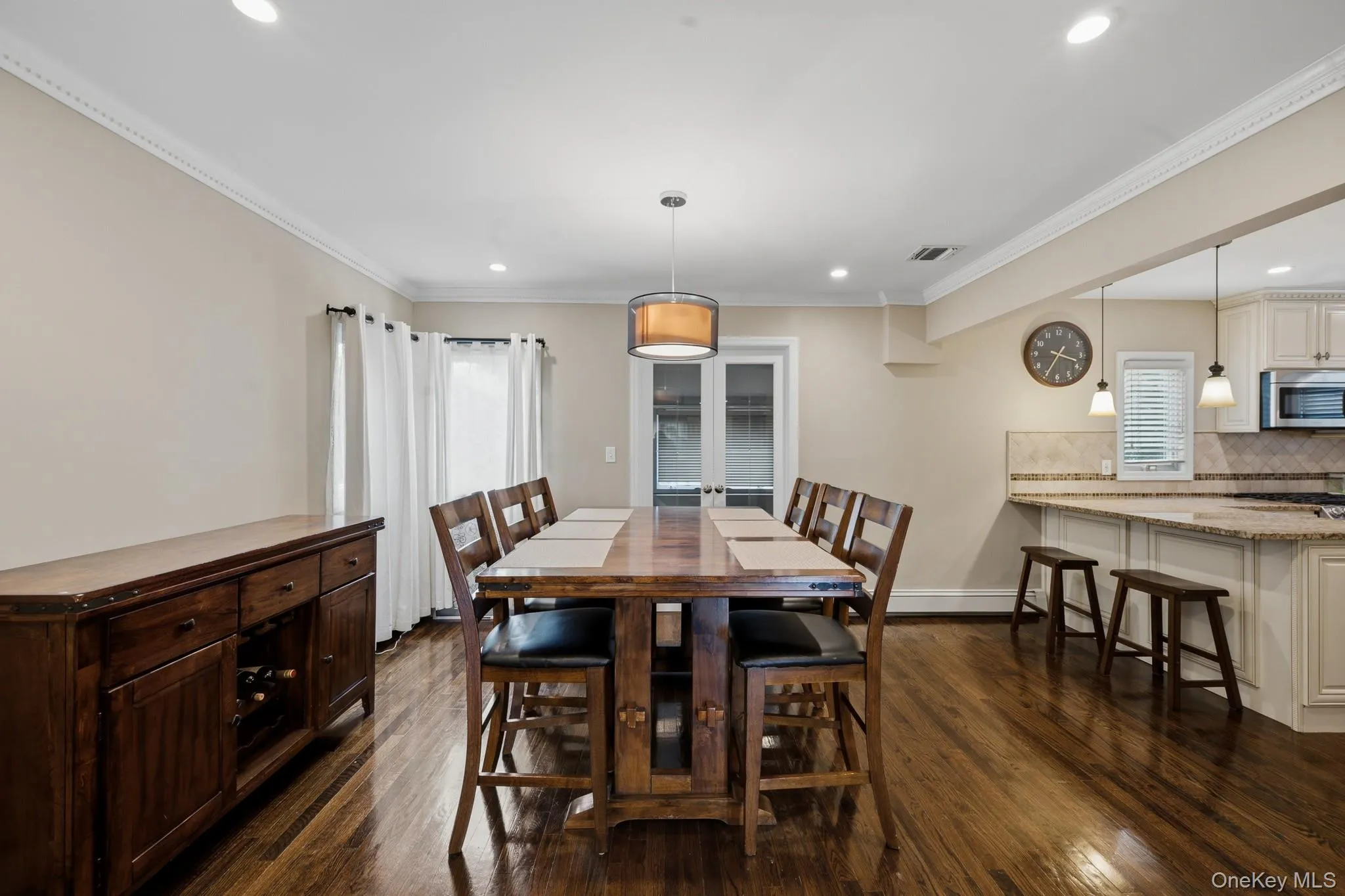 4 Pequot Avenue, North Hempstead, NY, 3 Bedrooms Bedrooms, 10 Rooms Rooms,2 BathroomsBathrooms,Residential,For Rent,Pequot,0,1022886 4 Pequot Avenue, North Hempstead, NY, 3 Bedrooms Bedrooms, 10 Rooms Rooms,2 BathroomsBathrooms,Residential,For Rent,Pequot,0,1022886