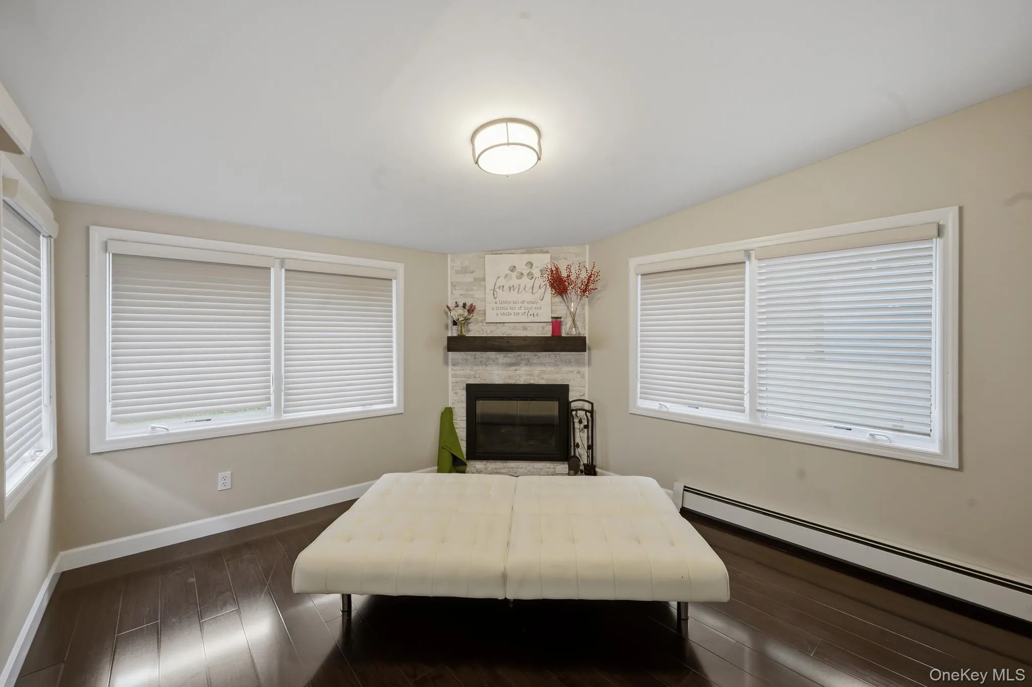 4 Pequot Avenue, North Hempstead, NY, 3 Bedrooms Bedrooms, 10 Rooms Rooms,2 BathroomsBathrooms,Residential,For Rent,Pequot,0,1022886 4 Pequot Avenue, North Hempstead, NY, 3 Bedrooms Bedrooms, 10 Rooms Rooms,2 BathroomsBathrooms,Residential,For Rent,Pequot,0,1022886