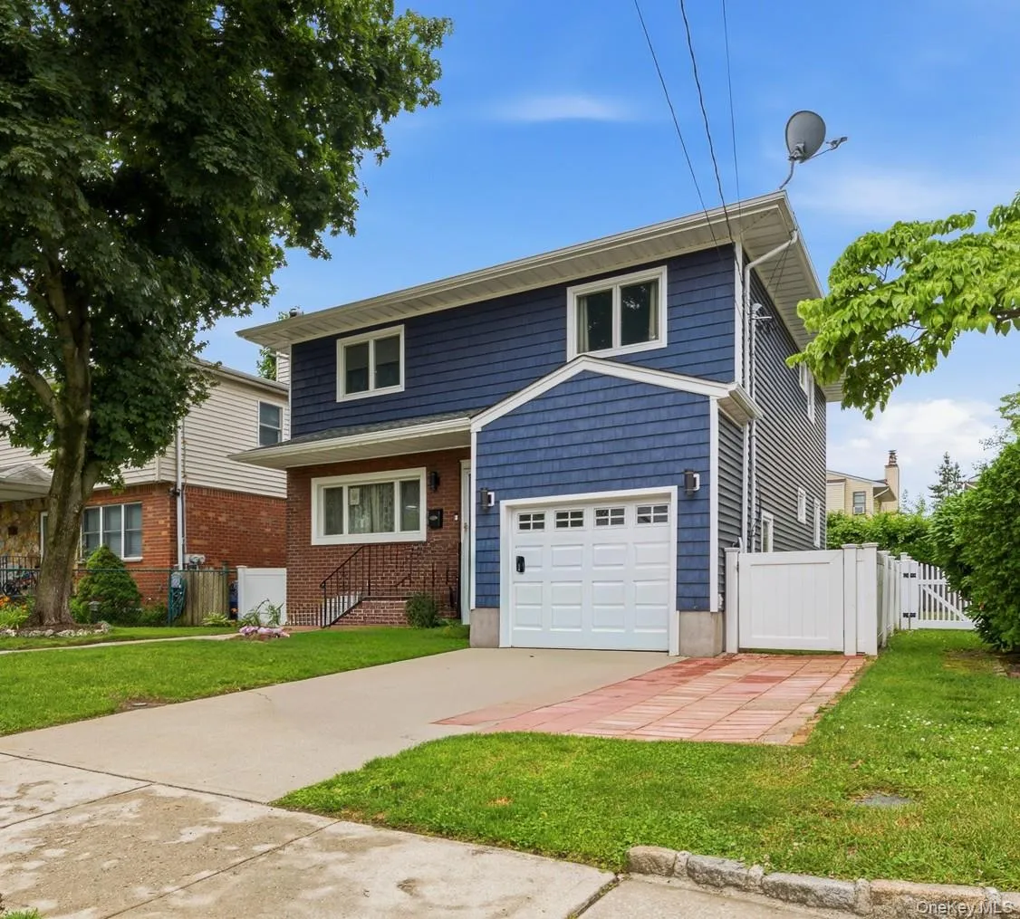 4 Pequot Avenue, North Hempstead, NY, 3 Bedrooms Bedrooms, 10 Rooms Rooms,2 BathroomsBathrooms,Residential,For Rent,Pequot,0,1022886 4 Pequot Avenue, North Hempstead, NY, 3 Bedrooms Bedrooms, 10 Rooms Rooms,2 BathroomsBathrooms,Residential,For Rent,Pequot,0,1022886