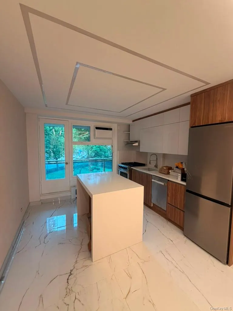 98-05 63 Road, New York, NY, 2 Rooms Rooms,1 BathroomBathrooms,Residential,For Rent,63,0,1022889 98-05 63 Road, New York, NY, 2 Rooms Rooms,1 BathroomBathrooms,Residential,For Rent,63,0,1022889