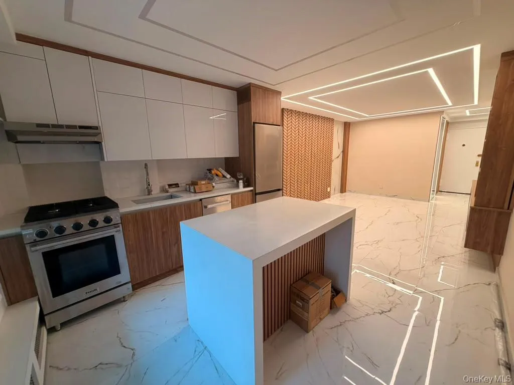 98-05 63 Road, New York, NY, 2 Rooms Rooms,1 BathroomBathrooms,Residential,For Rent,63,0,1022889 98-05 63 Road, New York, NY, 2 Rooms Rooms,1 BathroomBathrooms,Residential,For Rent,63,0,1022889