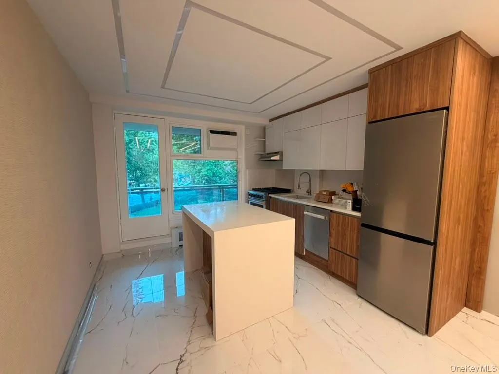 98-05 63 Road, New York, NY, 2 Rooms Rooms,1 BathroomBathrooms,Residential,For Rent,63,0,1022889 98-05 63 Road, New York, NY, 2 Rooms Rooms,1 BathroomBathrooms,Residential,For Rent,63,0,1022889